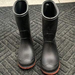 Boys rain boots